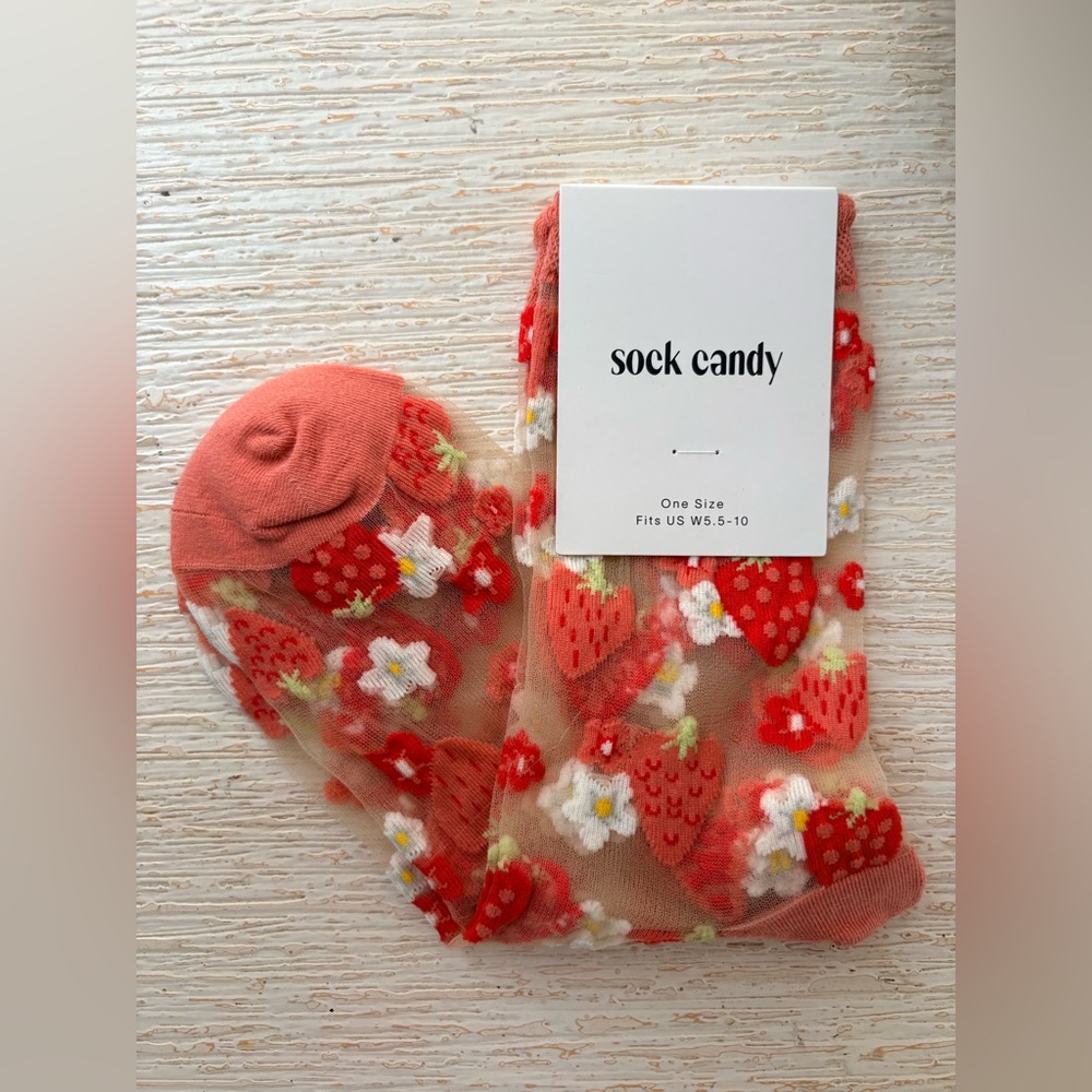 NWT Sock Candy Strawberry Daisy Ruffle Sheer Socks - Picture 4 of 10